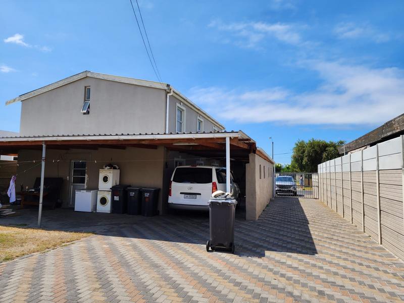 6 Bedroom Property for Sale in Grassy Park Western Cape